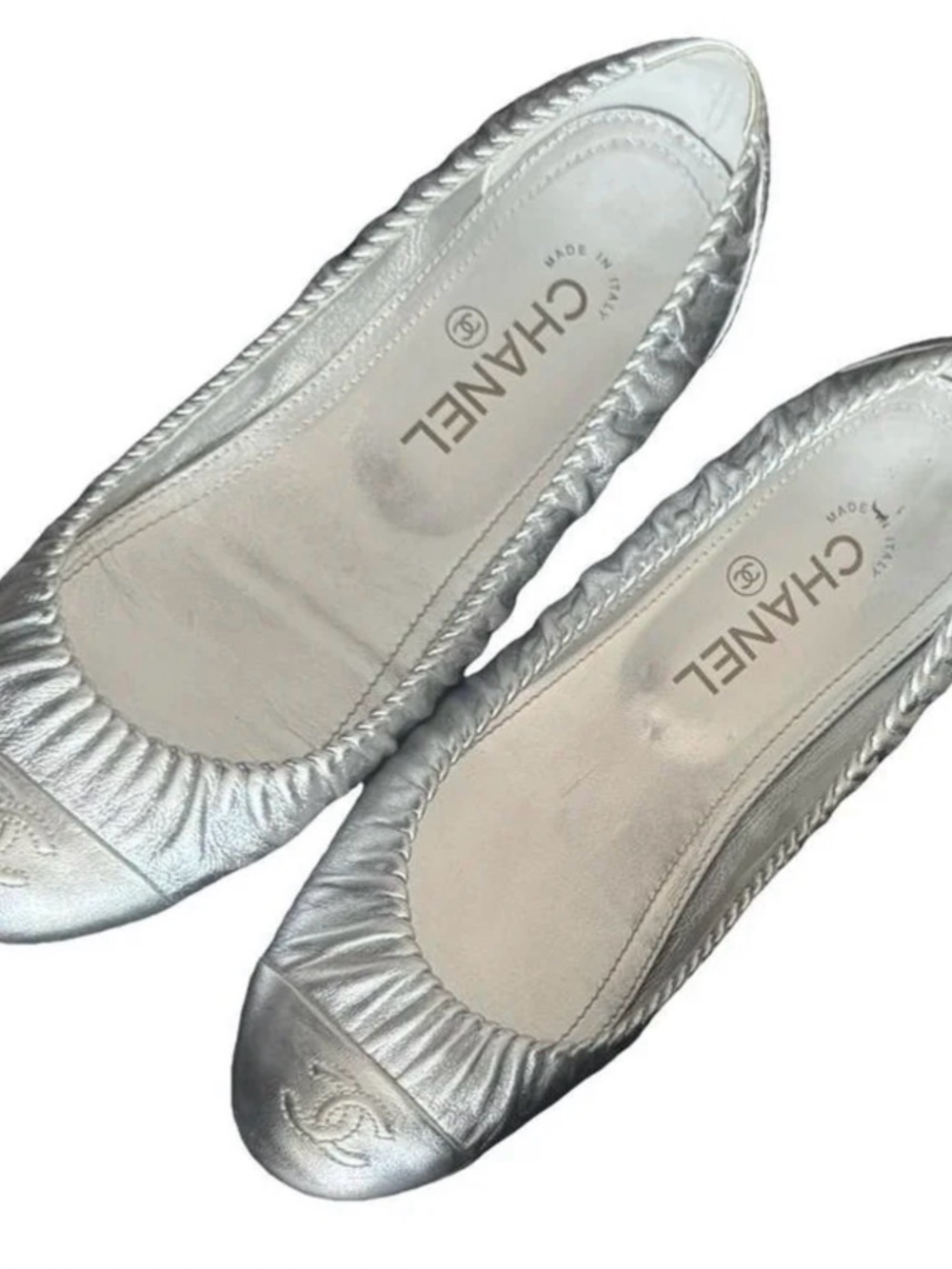 CHANEL Silver Metallic Leather Ballet Flats with CC Toe - Picture 1 of 4